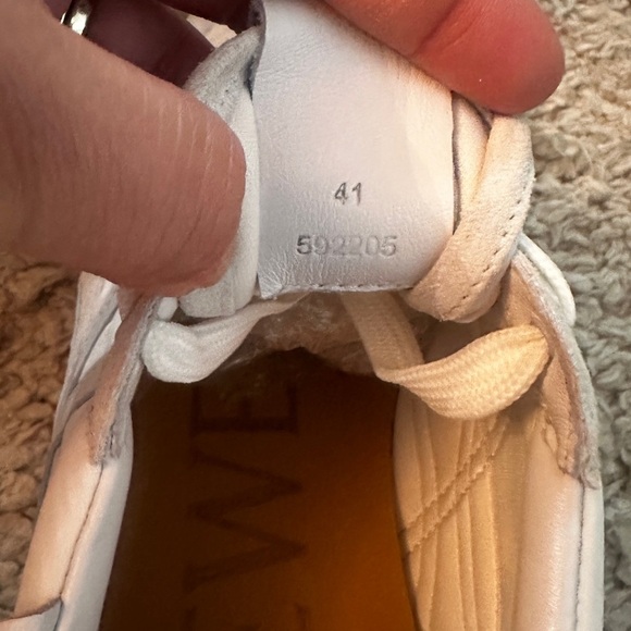Loewe
Suede Leather Trim Embellishment Sneakers
Women's Size: 11 | IT 41 - Picture 9 of 14